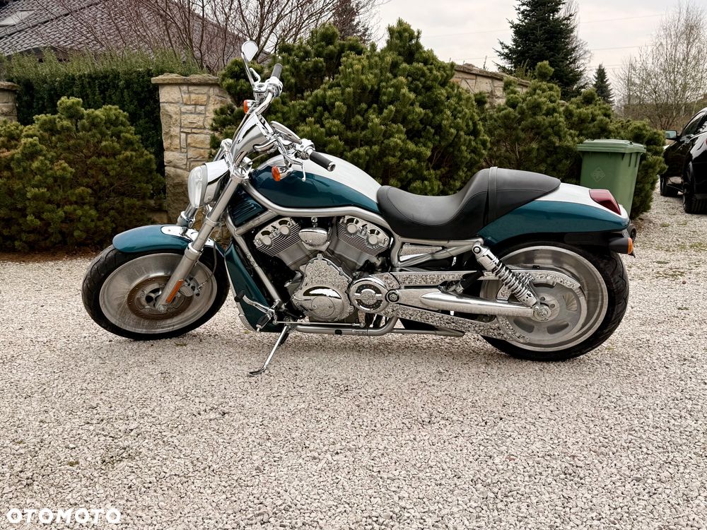 Harley-Davidson V-Rod Street Rod - 1