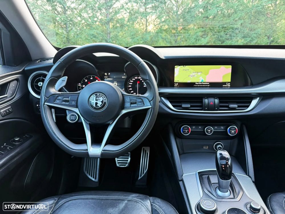 Alfa Romeo Stelvio - 10