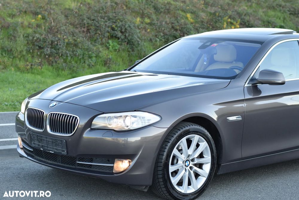 BMW Seria 5 525d xDrive Aut. - 31
