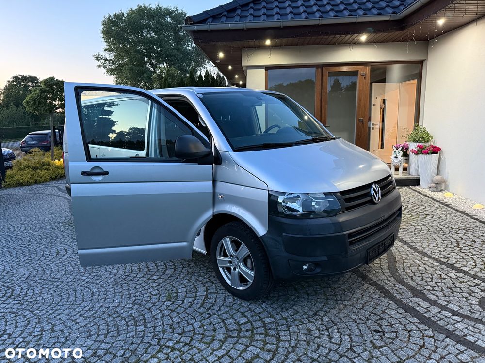 Volkswagen Caravelle - 5