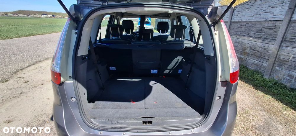 Renault Grand Scenic - 17