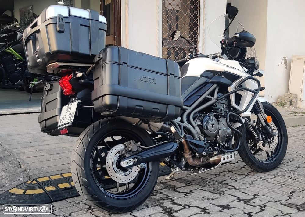 Triumph Tiger 800 XRX - 10
