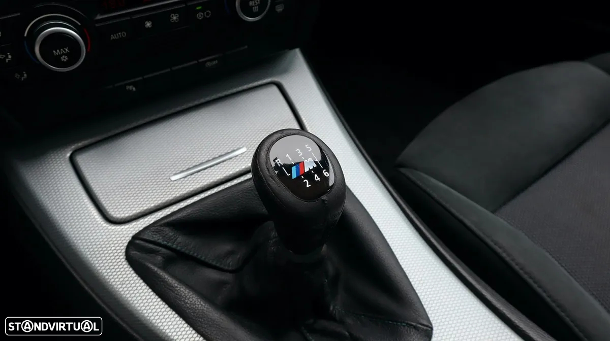 BMW 320 d Touring - 34