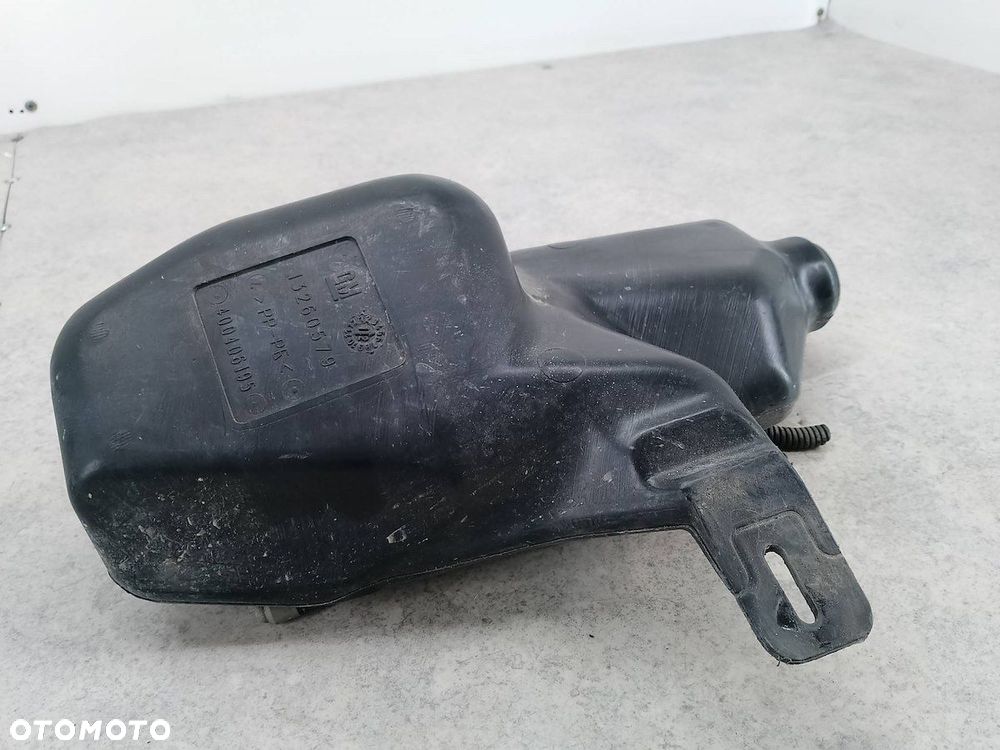 ZBIORNIK SPRYSKIWACZY OPEL ASTRA J 13260579 GM - 2
