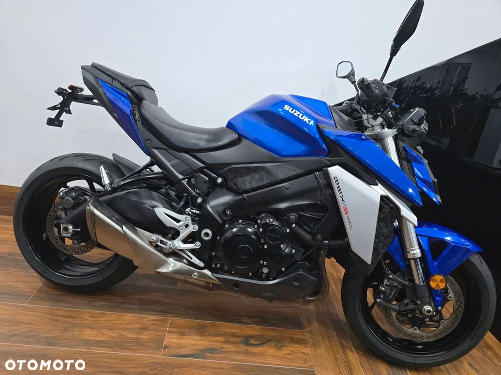 Suzuki GSX - 1