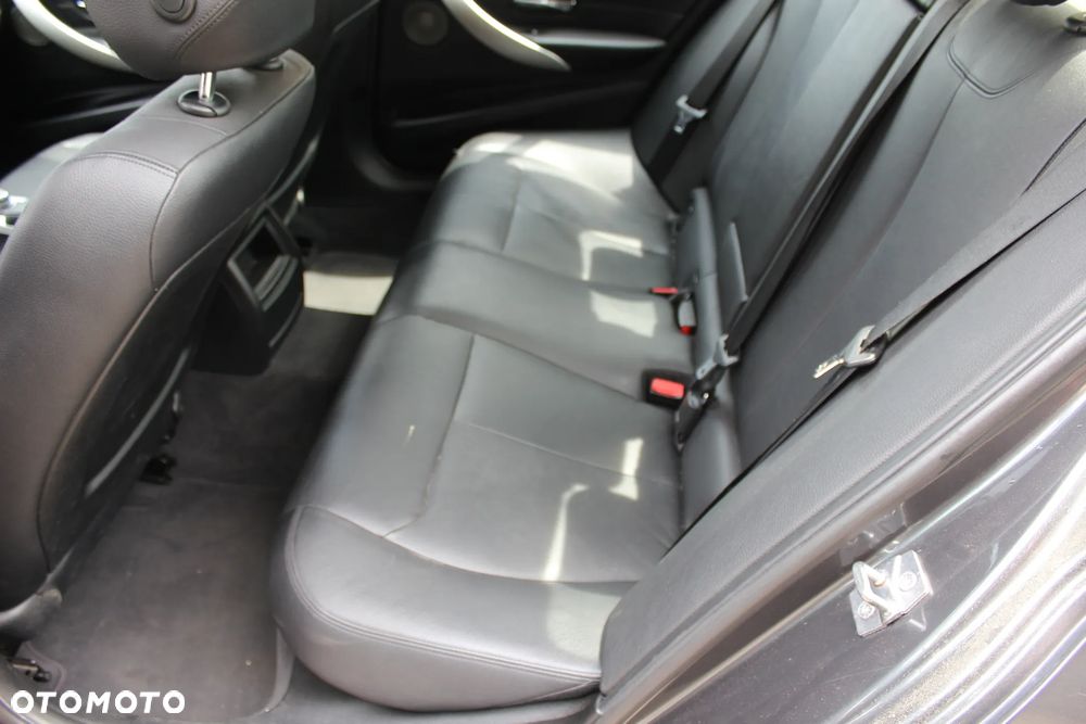 BMW Seria 3 320i Sport-Aut - 20