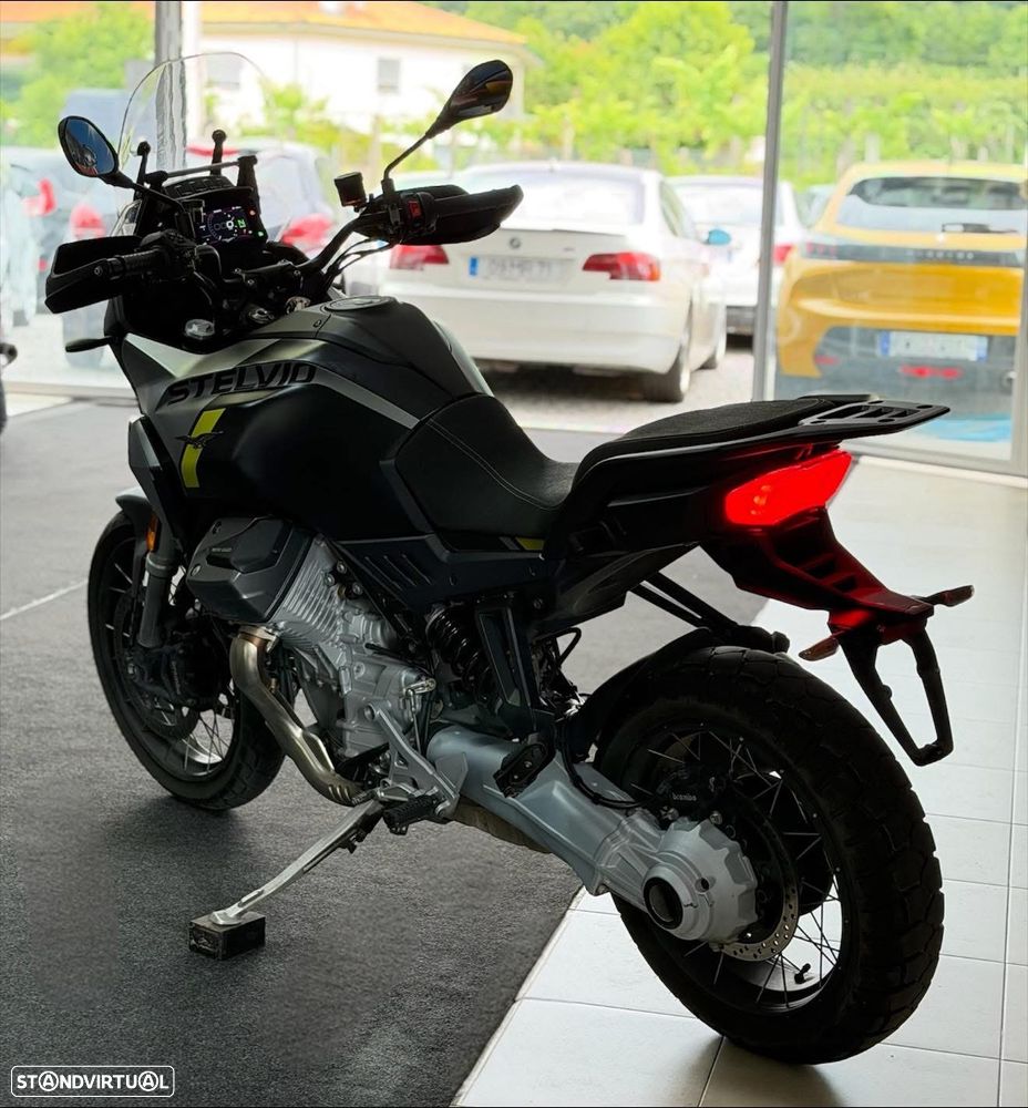 Moto Guzzi Stelvio - 2