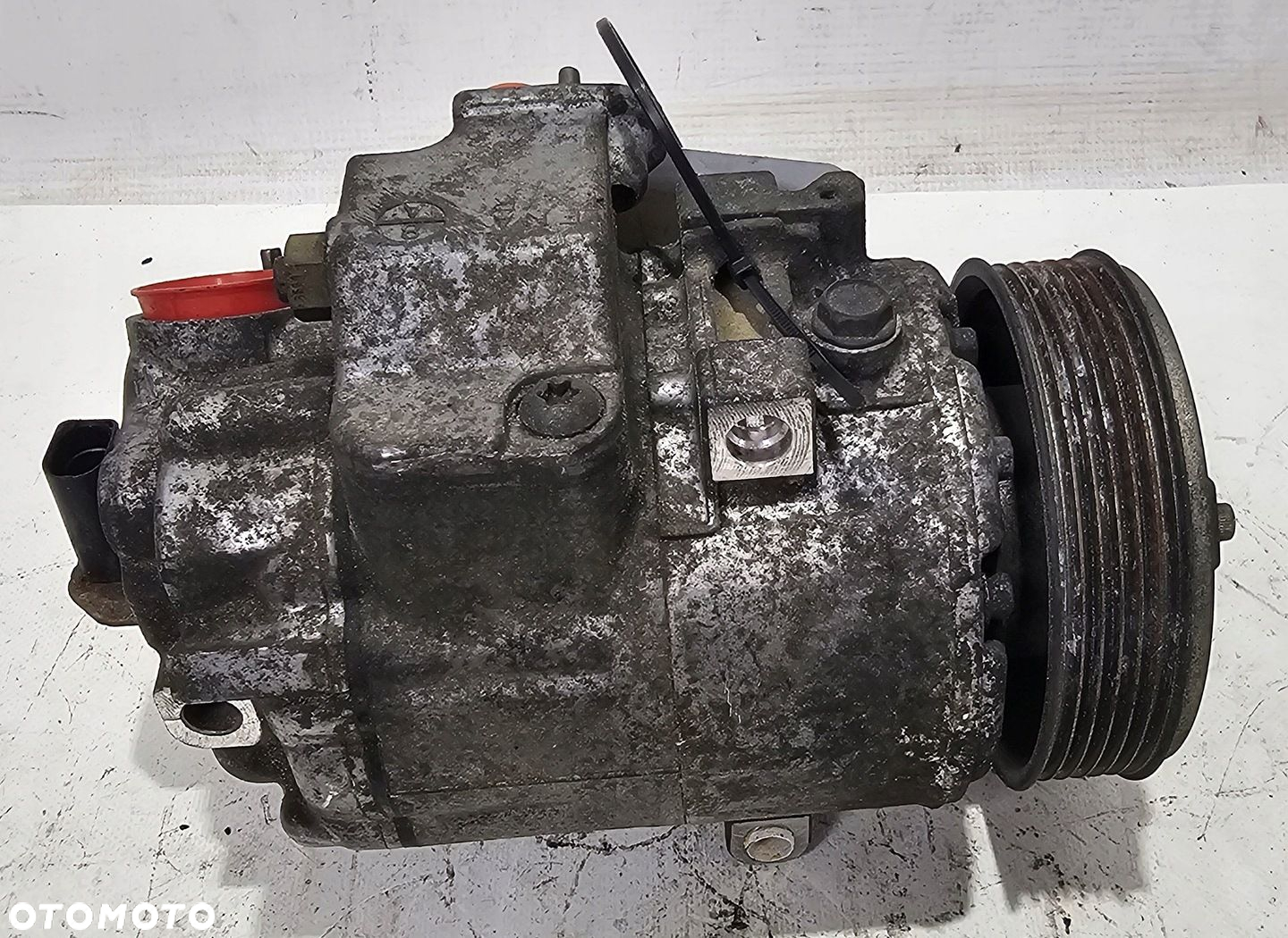 ORG SPRĘŻARKA KLIMATYZACJI AUDI / SKODA / SEAT / VW- 6Q0820803R - 3