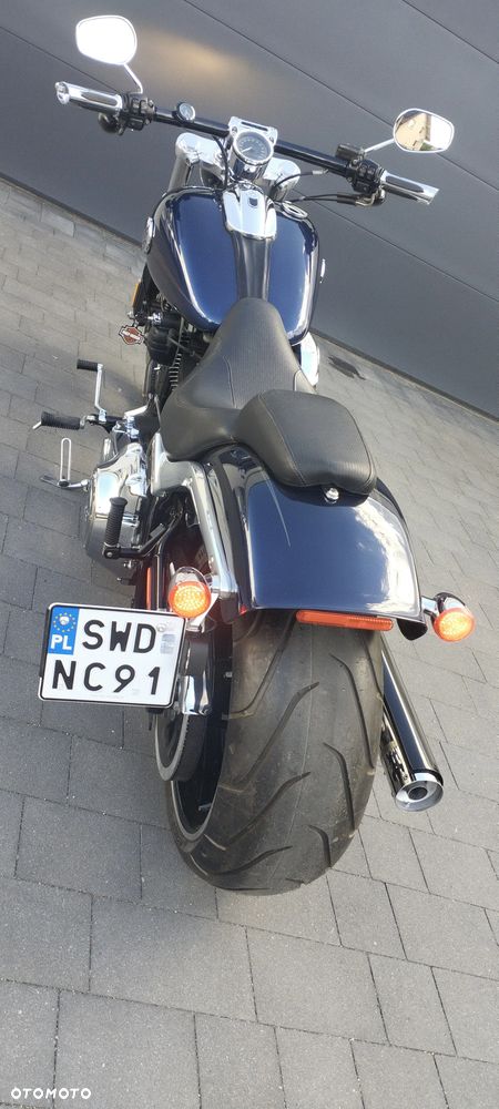 Harley-Davidson Softail Breakout - 32