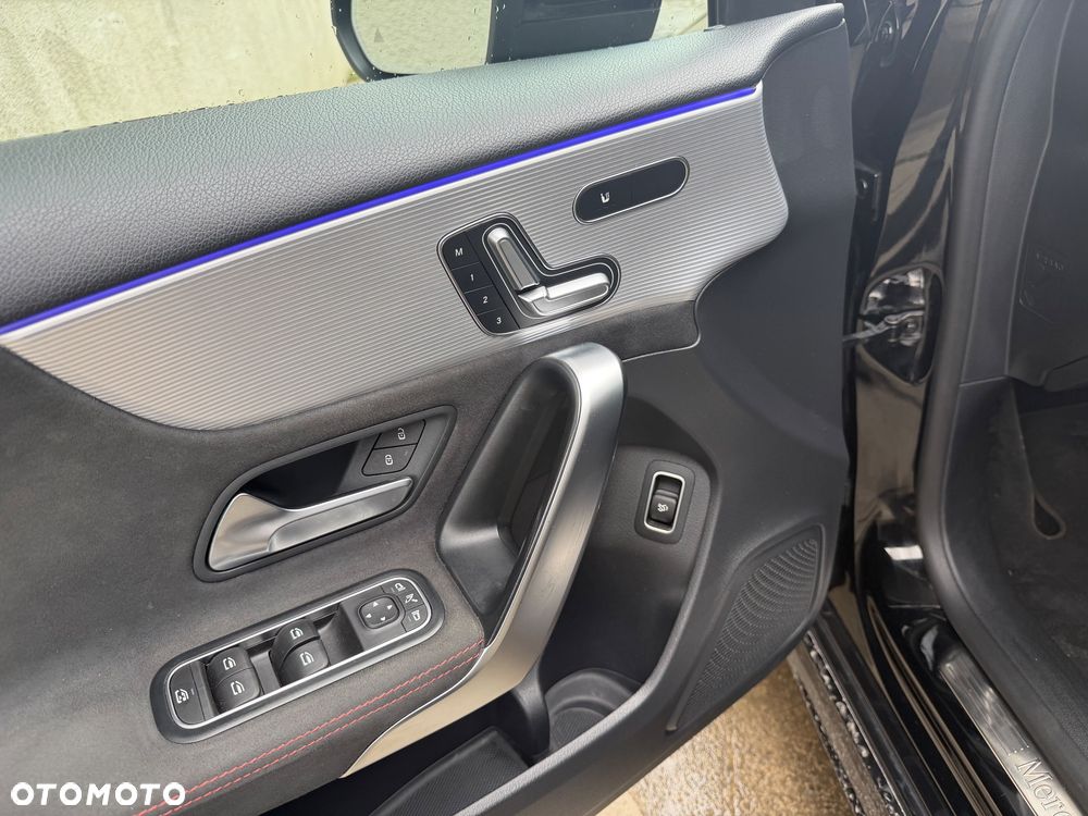 Mercedes-Benz Klasa A 220 4Matic 7G-DCT AMG Line - 30
