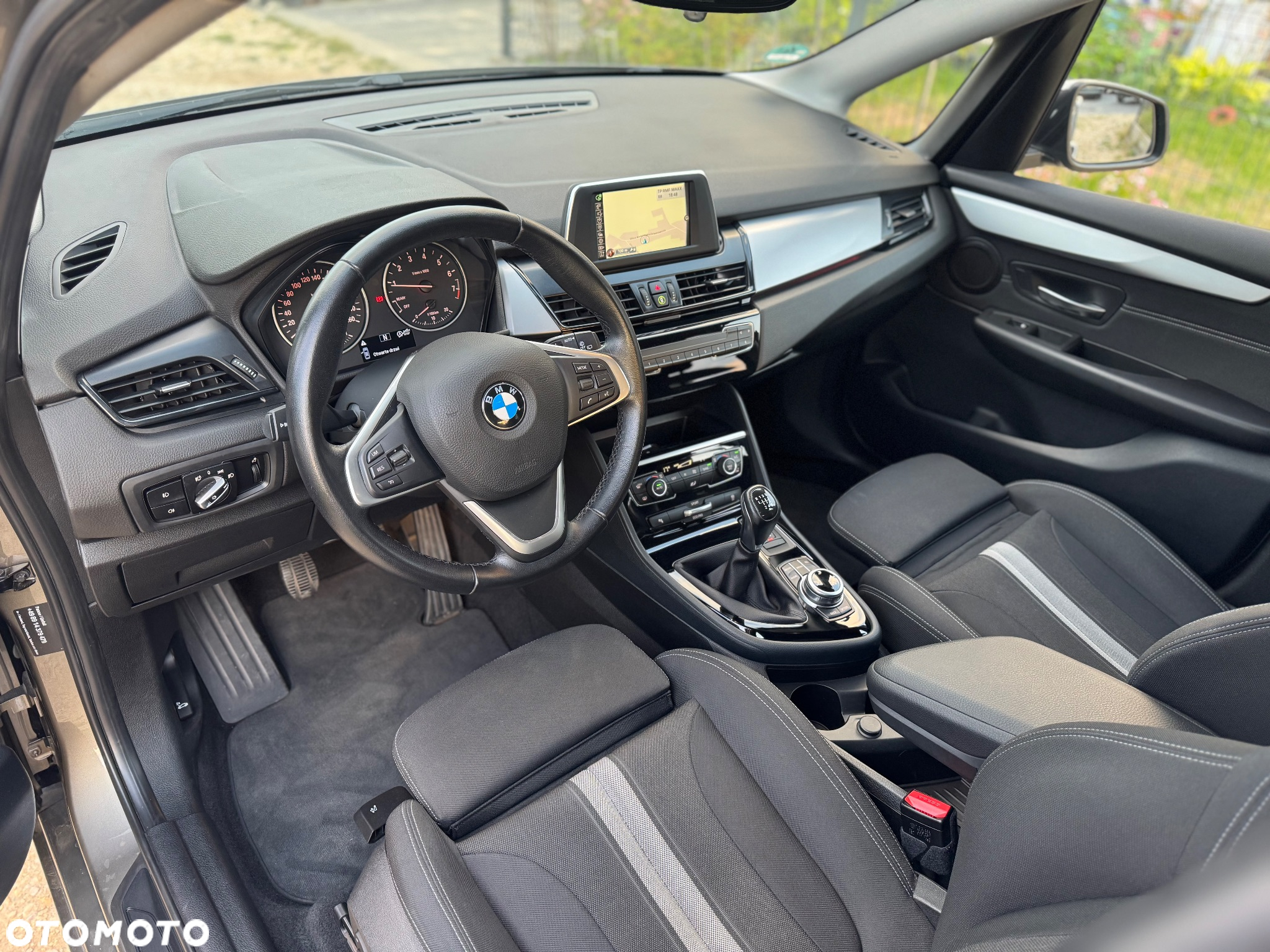 BMW Seria 2 220i Active Tourer Sport Line - 31