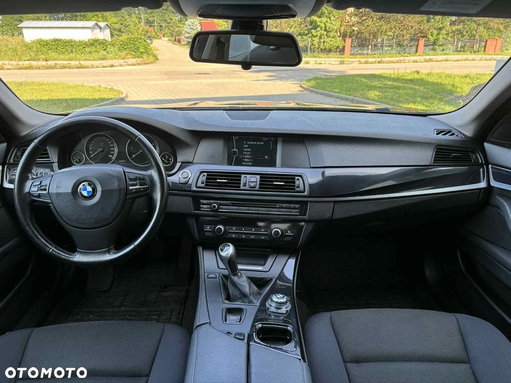 BMW Seria 5 520d - 25