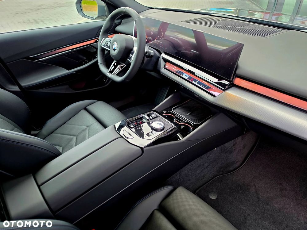 BMW Seria 5 520i mHEV M Sport - 29