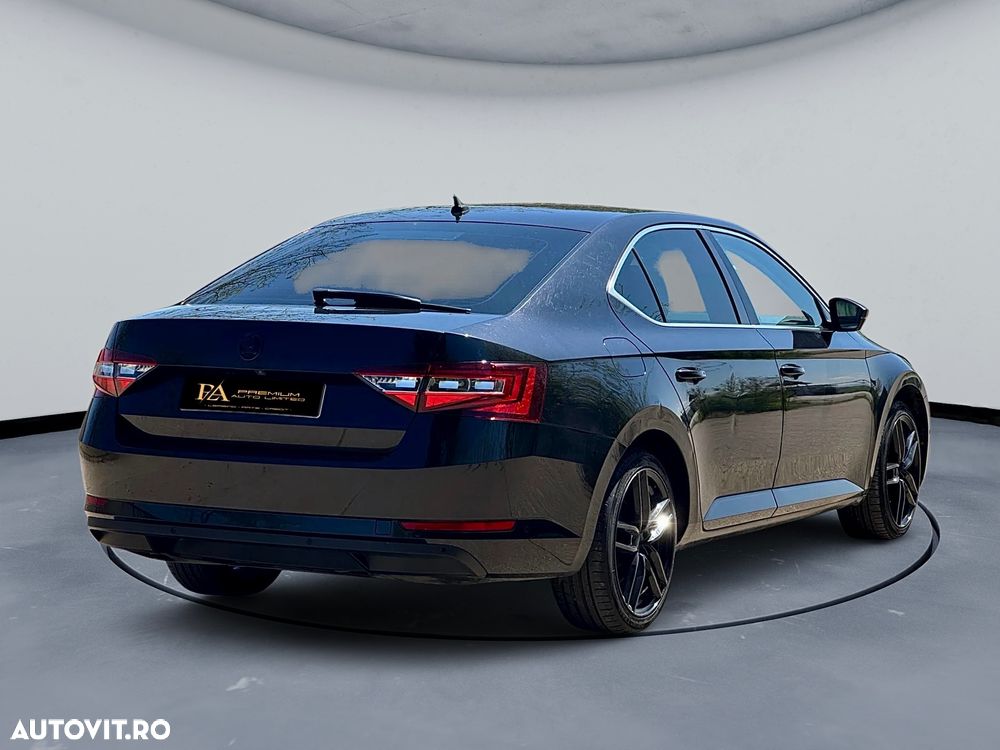 Skoda Superb 2.0 TDI DSG Premium Edition - 4