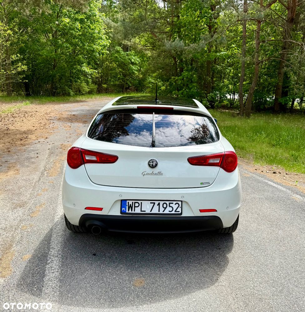Alfa Romeo Giulietta 1.6 JTDM 16V - 4
