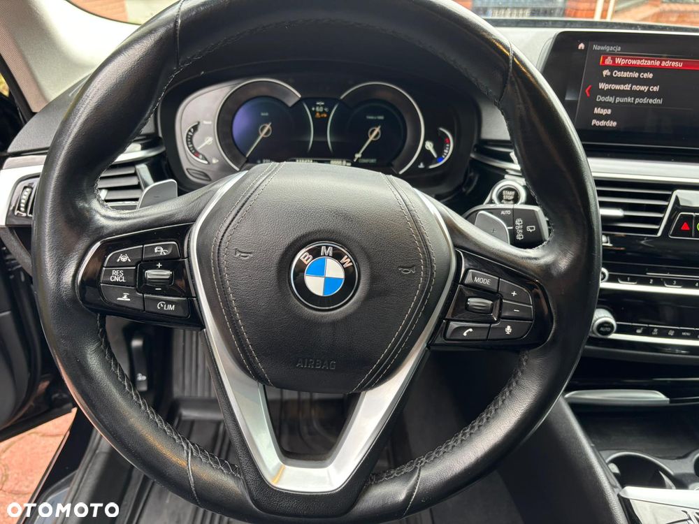 BMW Seria 5 525d Sport Line - 10