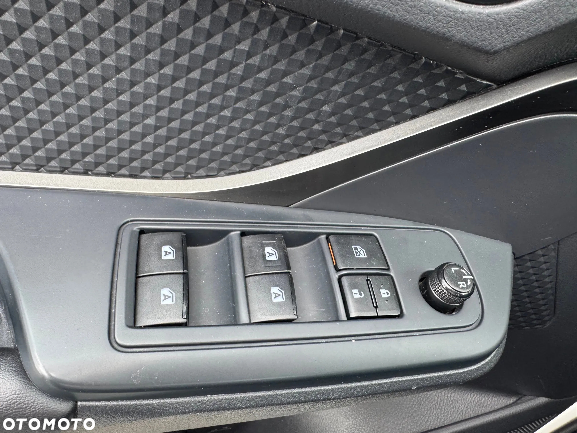 Toyota C-HR 1.8 Hybrid Dynamic - 13