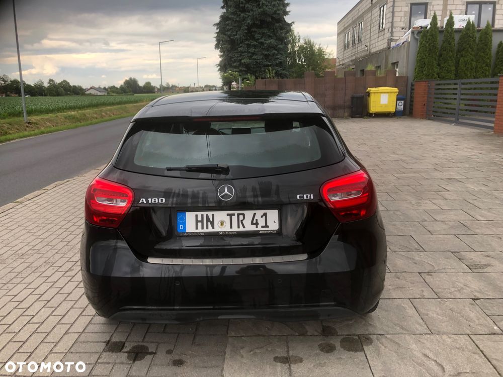 Mercedes-Benz Klasa A 180 d Activity Edition - 8