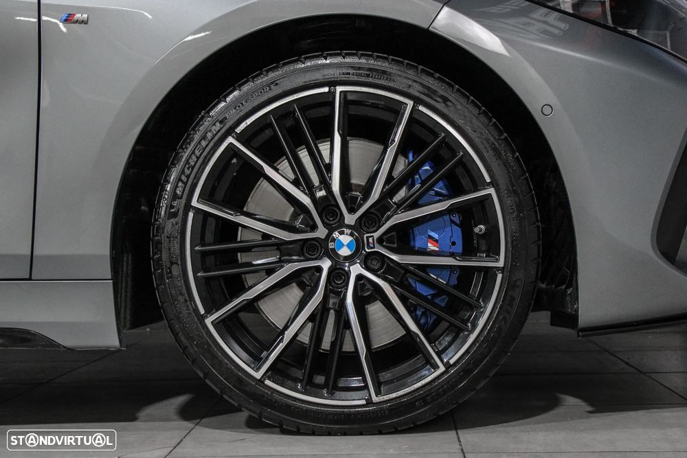 BMW M135i xDrive - 17