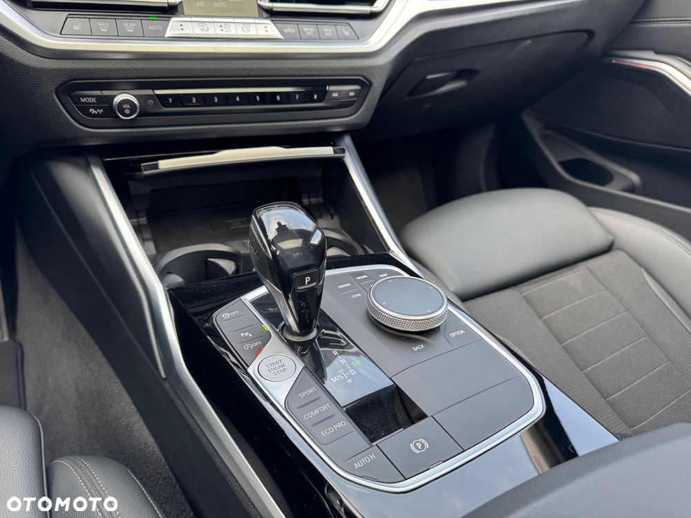 BMW Seria 3 318i Sport Line sport - 33