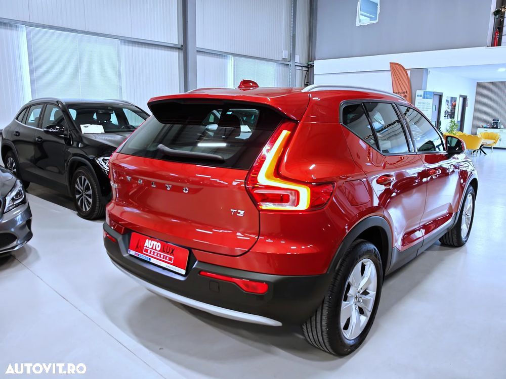 Volvo XC 40 T3 AT8 Momentum Pro - 4