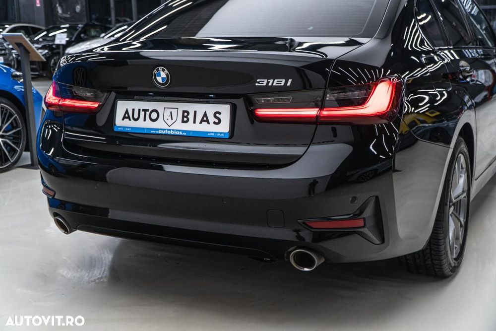 BMW Seria 3 318i Aut. Sport Line - 13