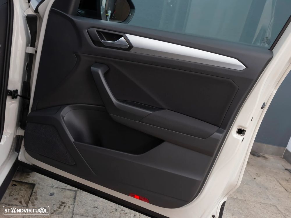 VW T-Roc 1.0 TSI Urban - 11