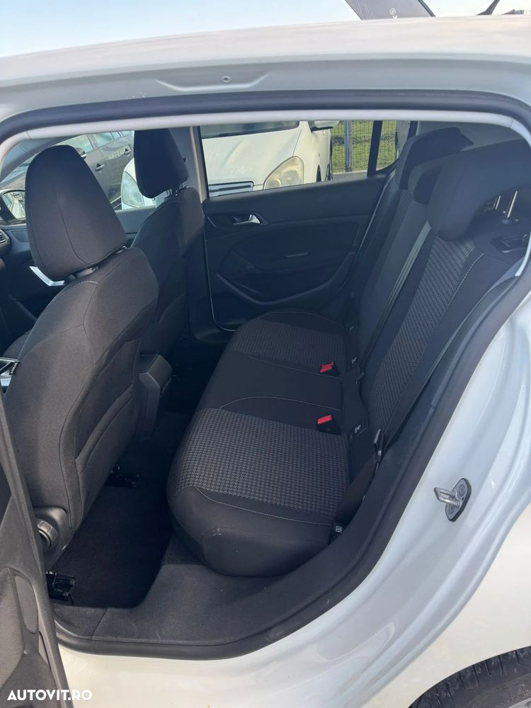 Peugeot 308 1.2 L PureTech Turbo S&S Active - 7