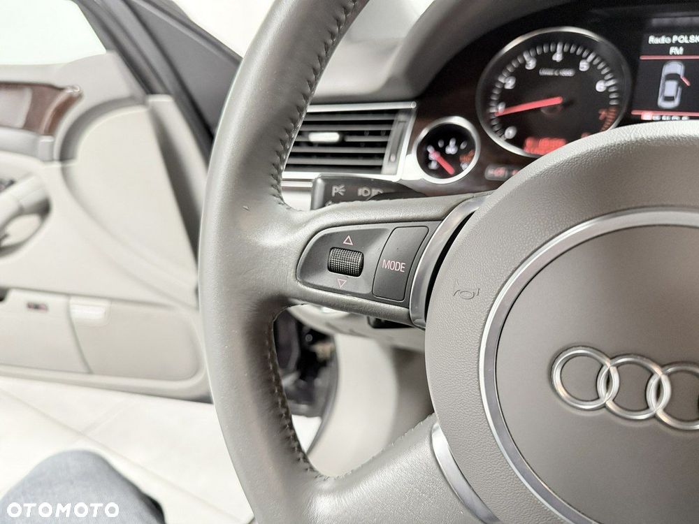 Audi A8 4.2 Quattro - 39