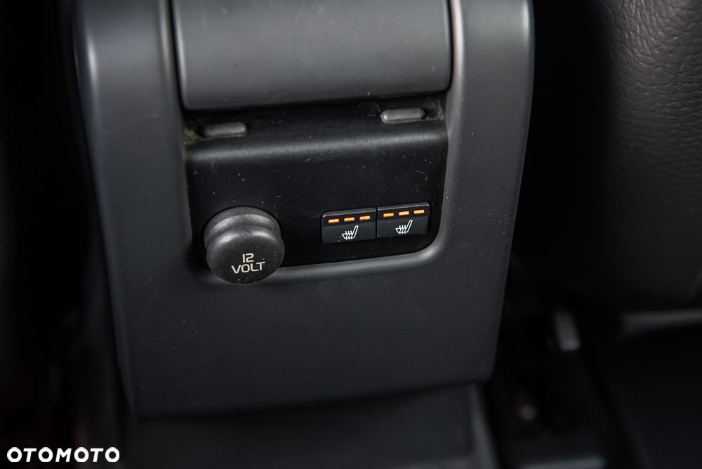 Volvo V60 D5 AWD Momentum - 30