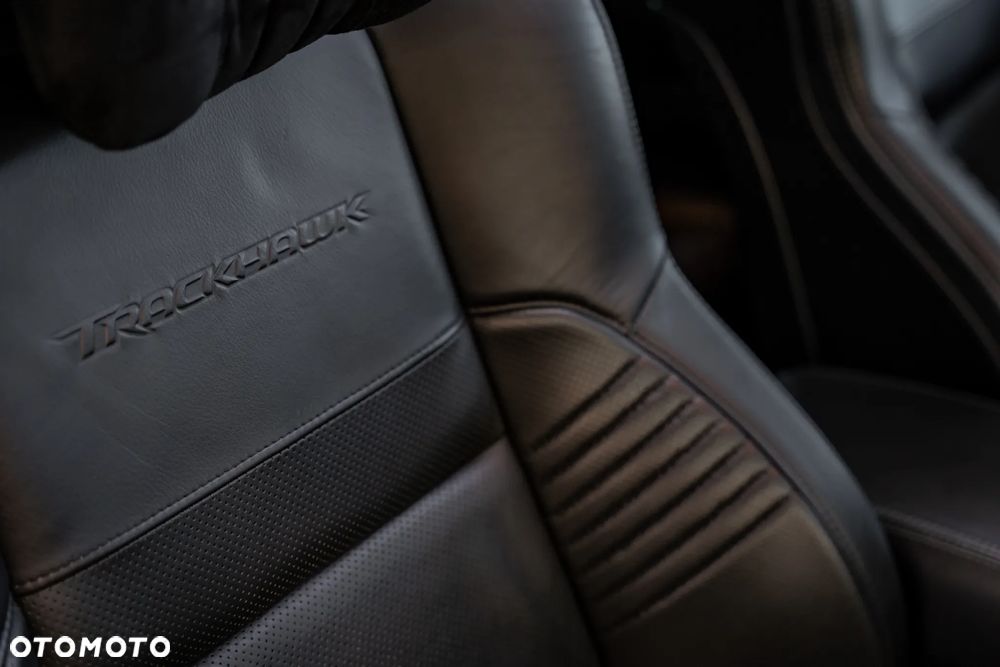 Jeep Grand Cherokee - 40