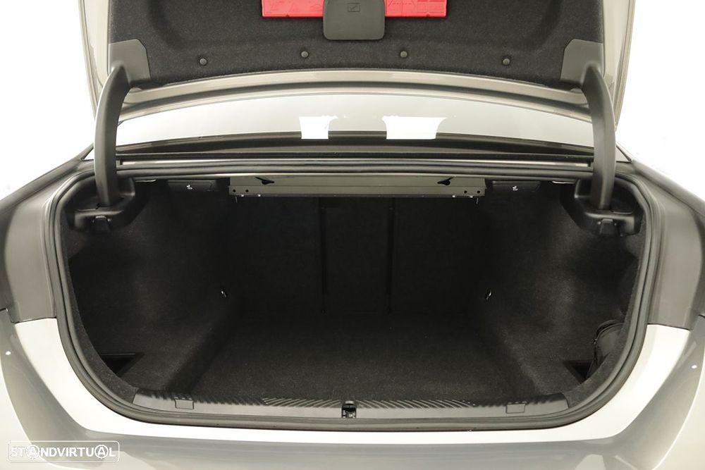 BMW 520 d Pack Desportivo M - 32