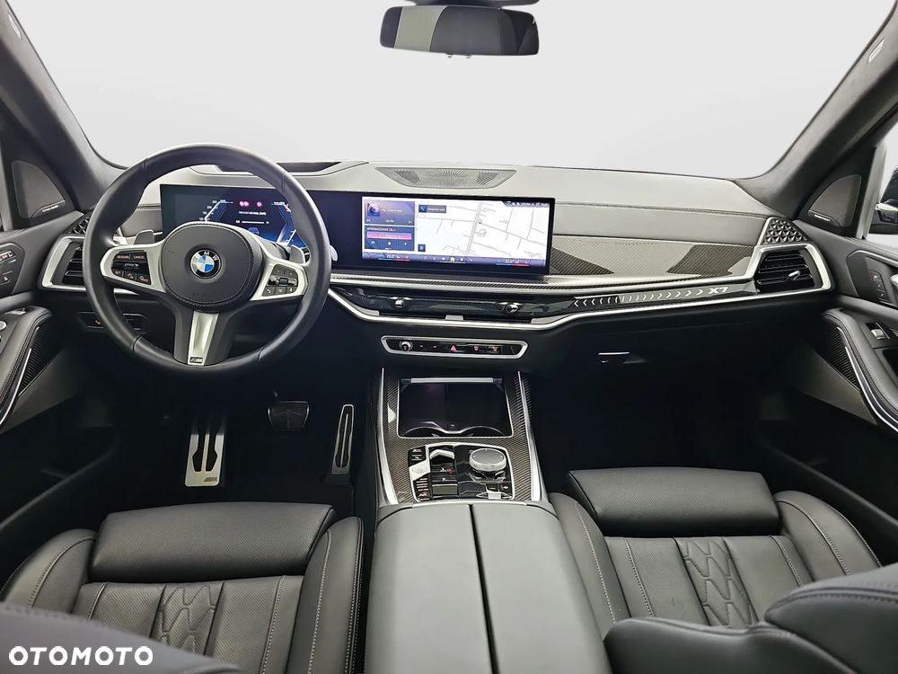 BMW X7 - 24