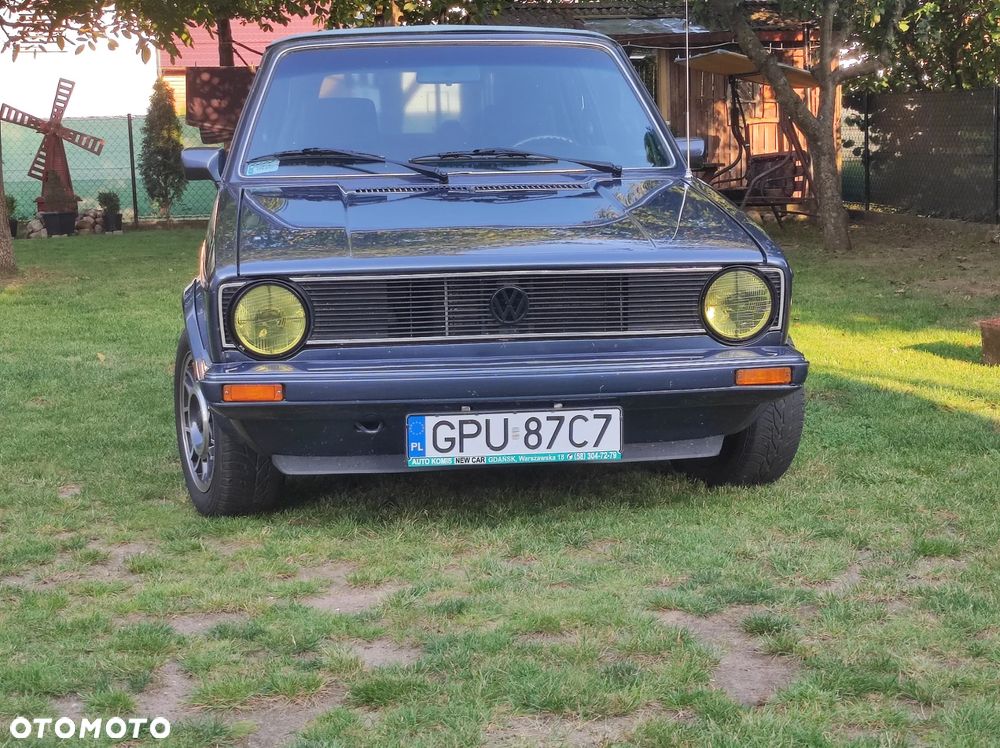 Volkswagen Golf - 1