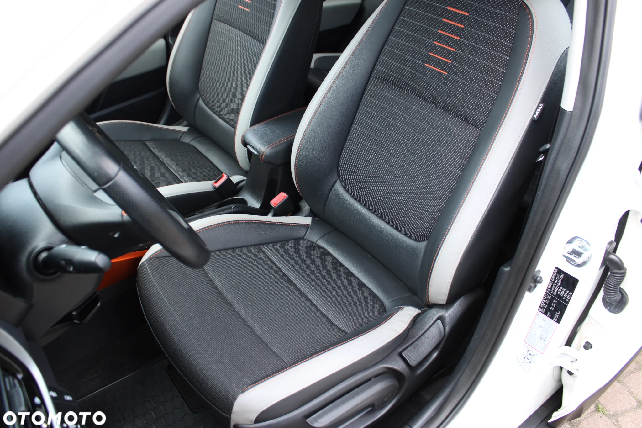 Kia Stonic 1.0 T-GDI M - 16