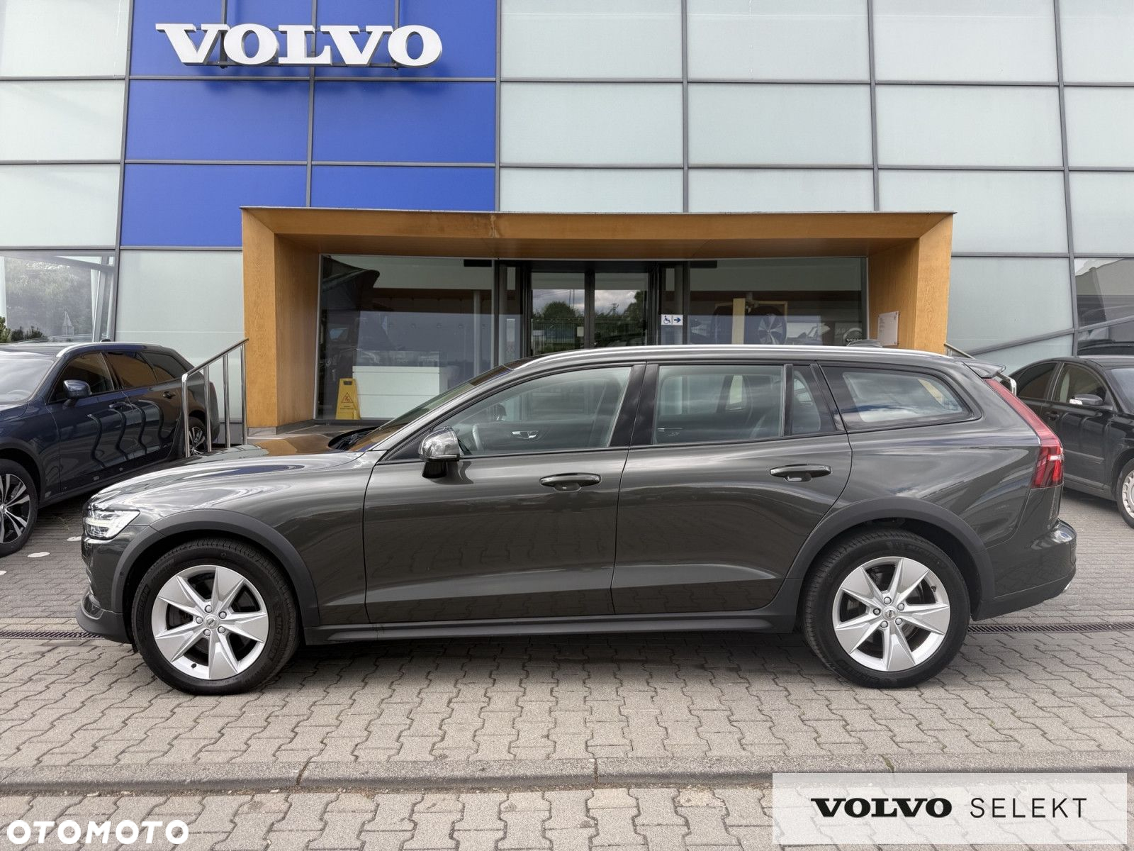 Volvo V60 Cross Country - 6
