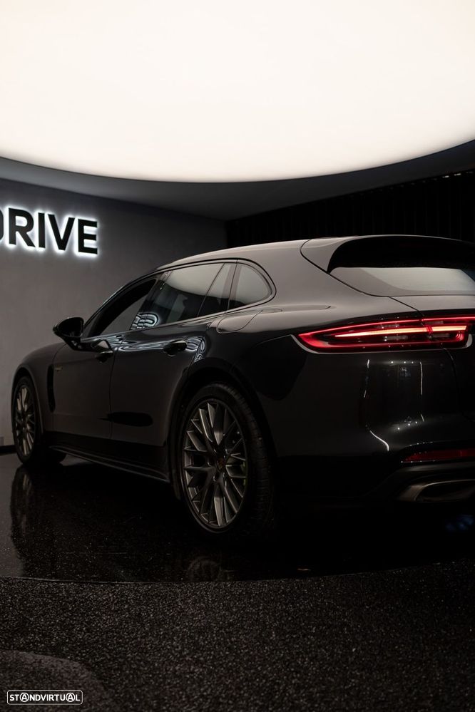 Porsche Panamera Sport Turismo 4 E-Hybrid Edition 10 Anos - 51
