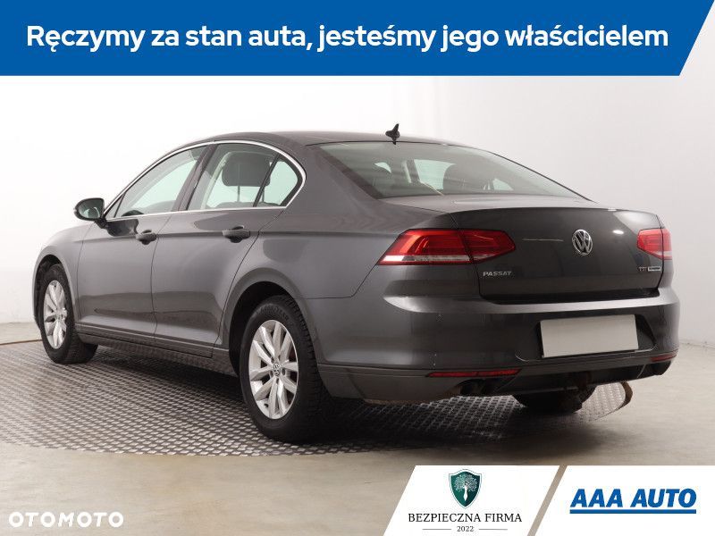 Volkswagen Passat - 5