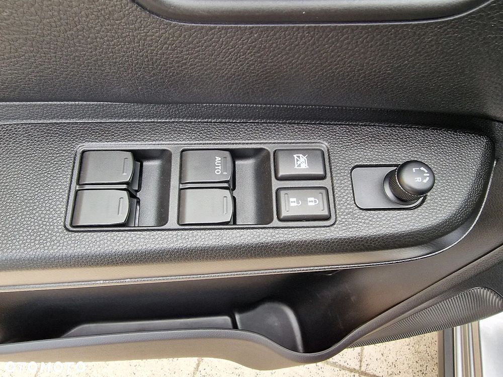 Suzuki Ignis 1.2 SHVS Premium CVT - 11