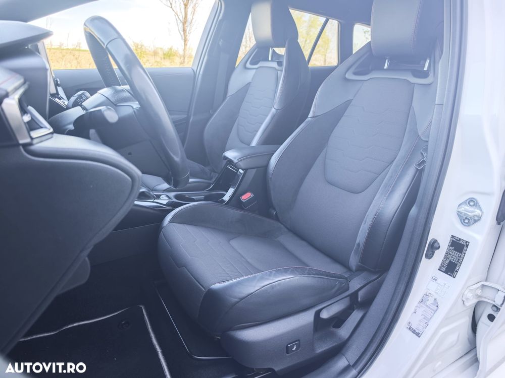 Toyota Corolla 1.8 HSD Exclusive interior Negru - 28