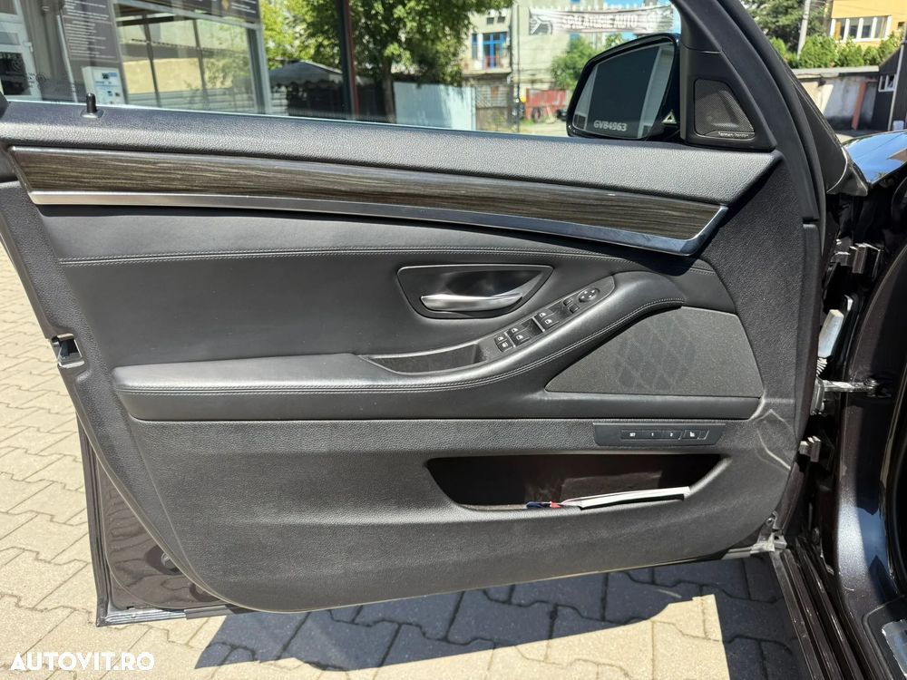 BMW Seria 5 530d xDrive AT - 3