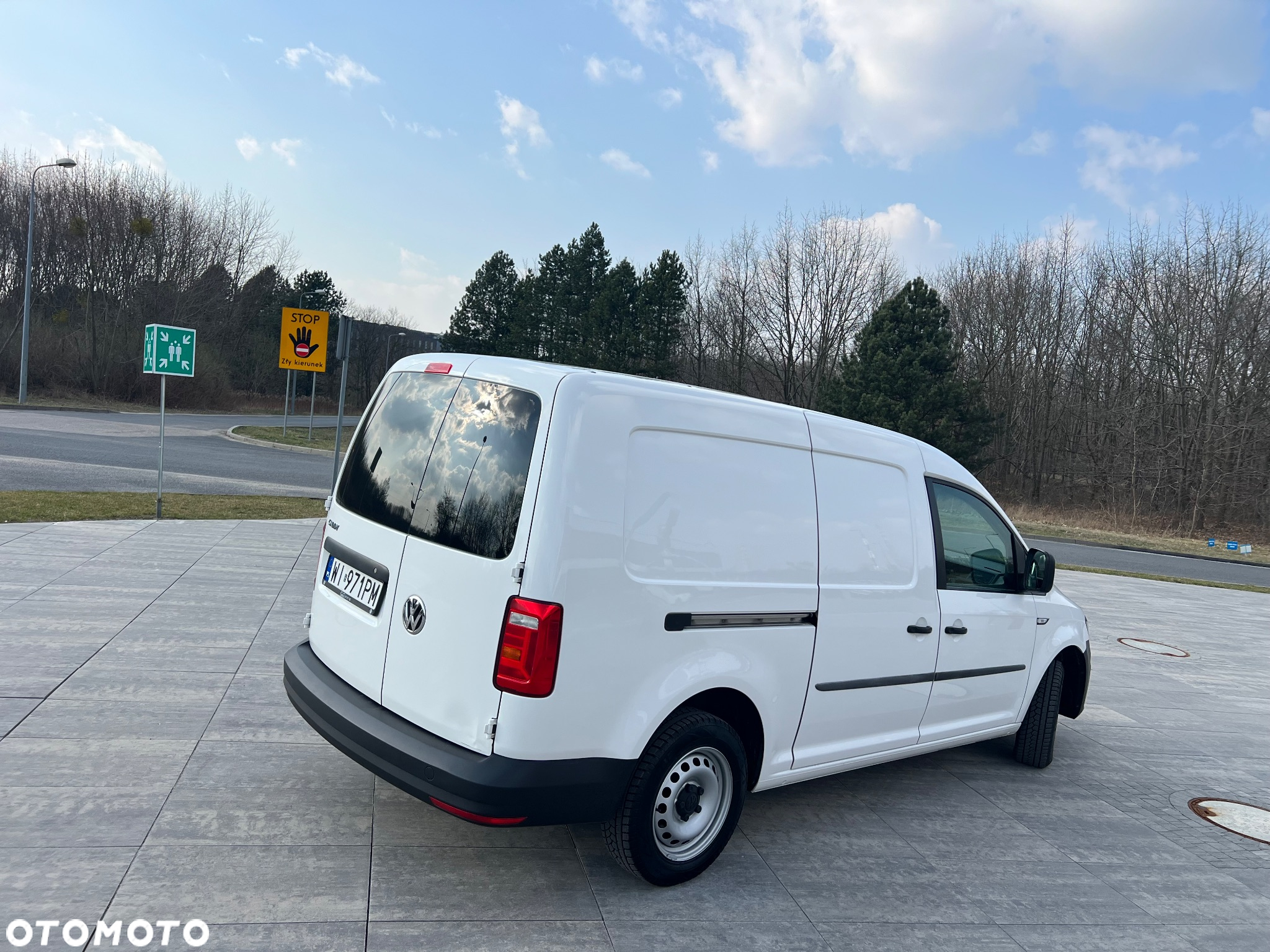 Volkswagen Caddy Maxi 2.0 TDI Comfortline - 3