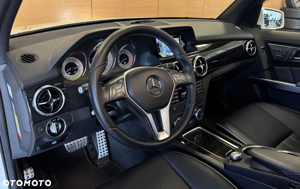 Mercedes-Benz GLK 350 4-Matic - 9