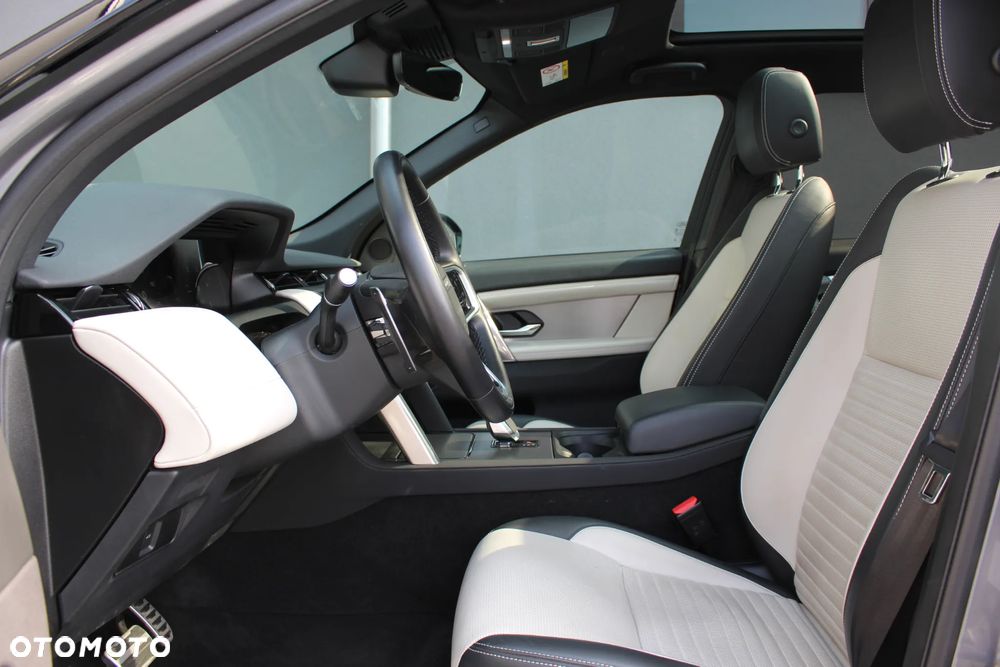 Land Rover Discovery Sport - 12