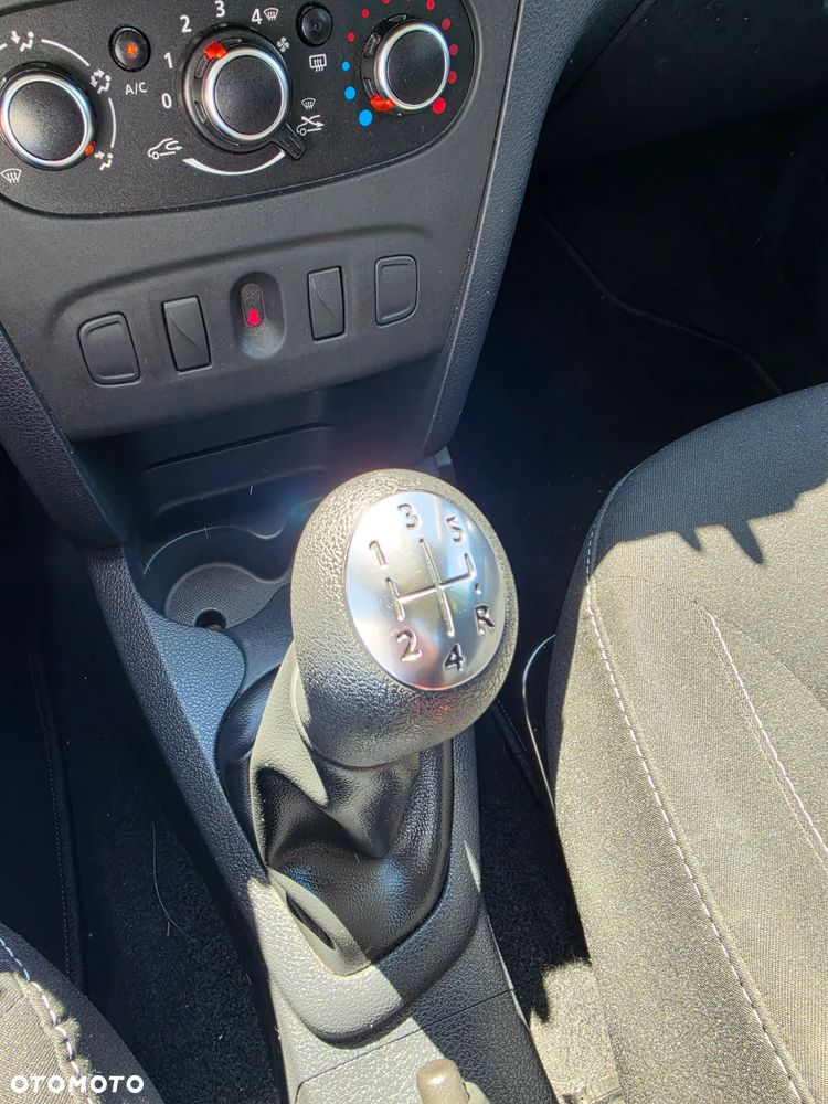 Dacia Sandero SCe 75 Essentiel - 22