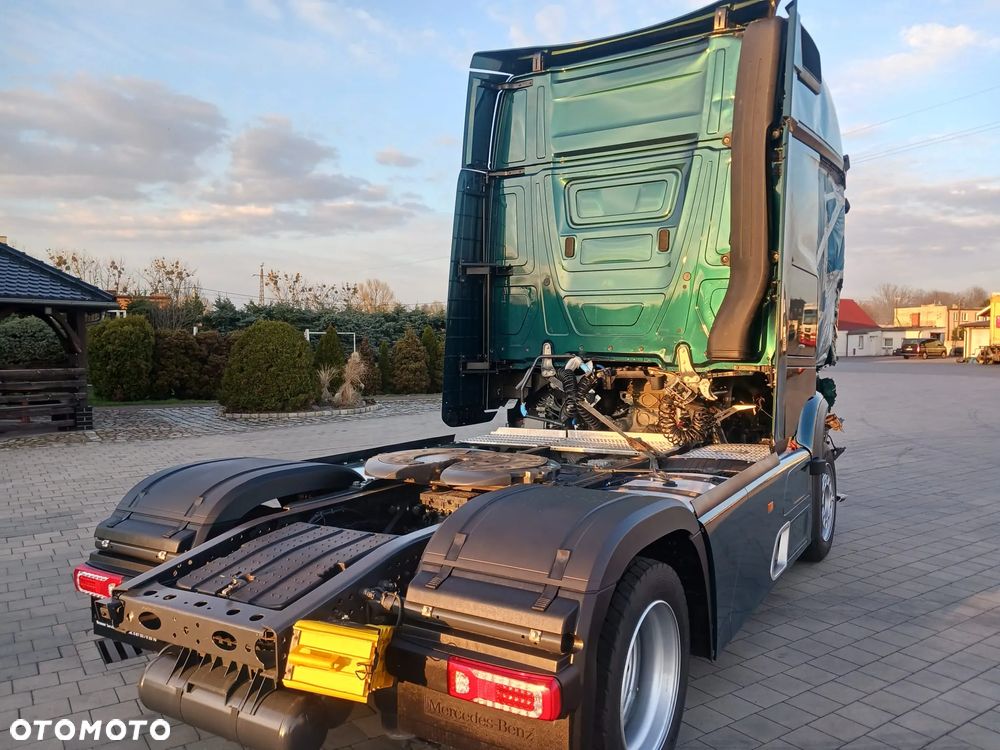 Mercedes-Benz 1851 - 5