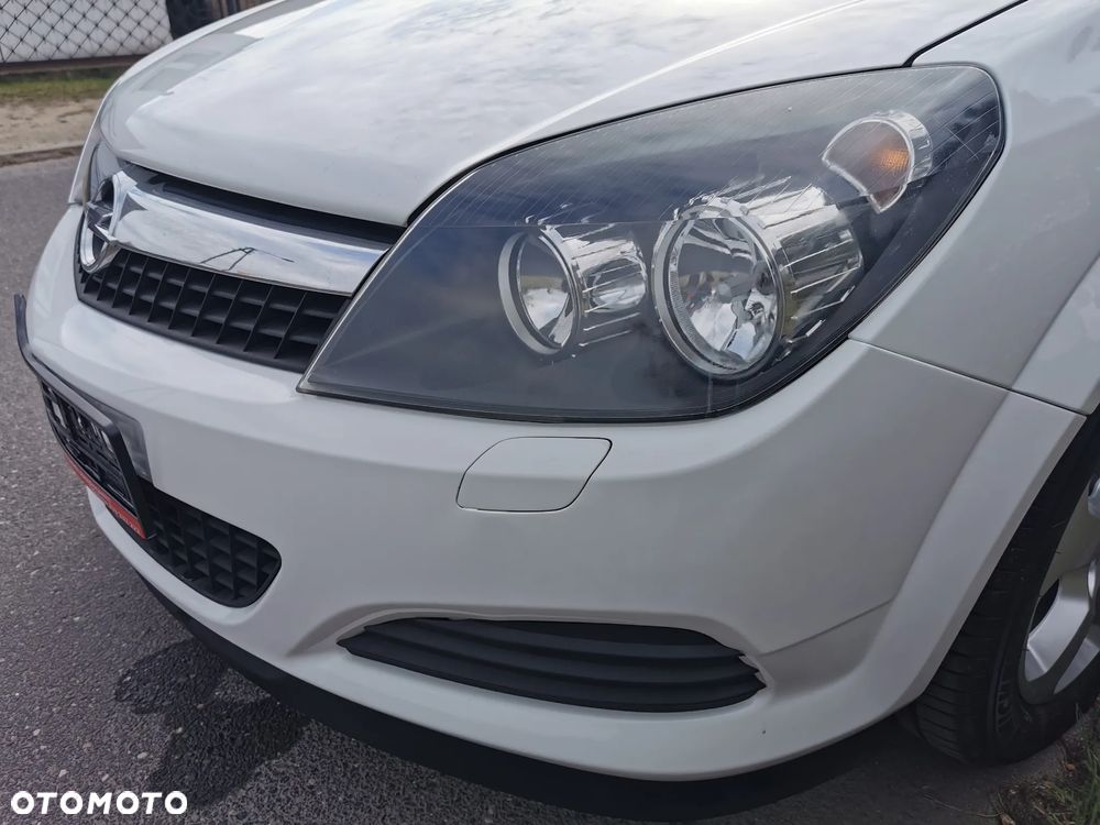Opel Astra 1.6 Innovation - 30