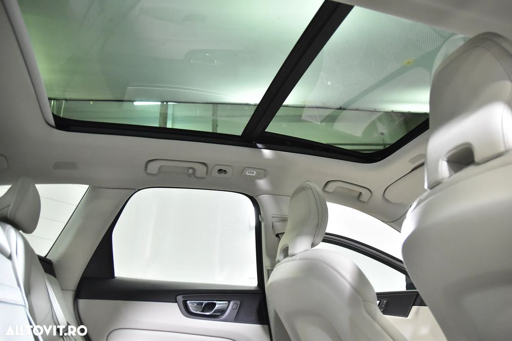 Volvo XC 60 T6 AWD Recharge Geartronic Inscription - 23