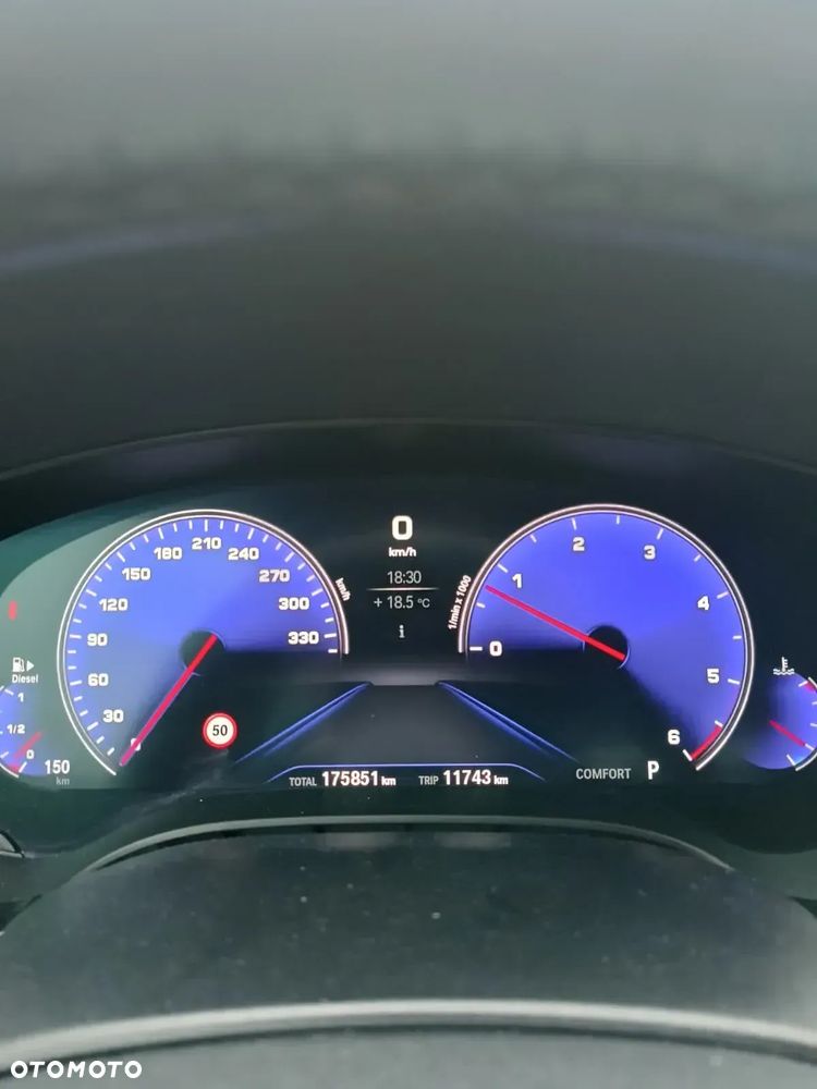 BMW Seria 5 540d xDrive - 13