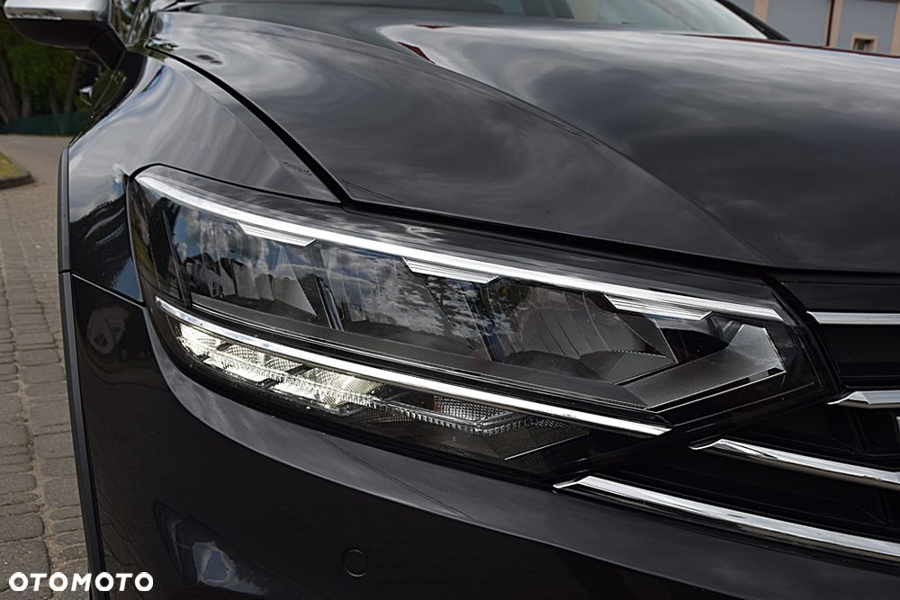 Volkswagen Passat Alltrack 2.0 TDI SCR DSG 4Motion - 28